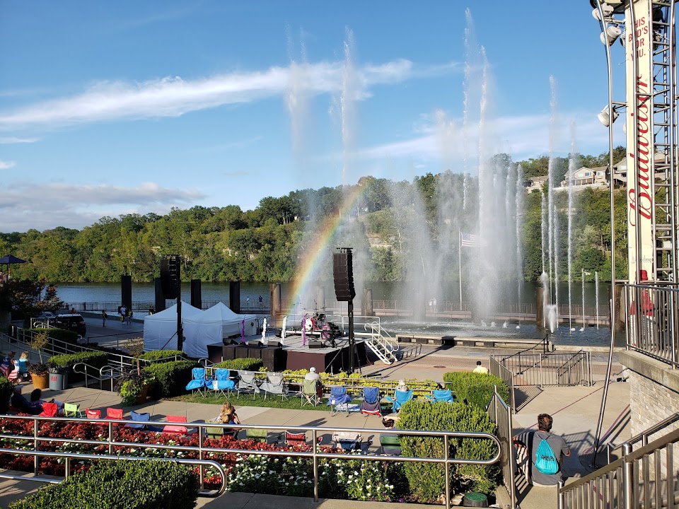 Branson Landing Water & Fire Show