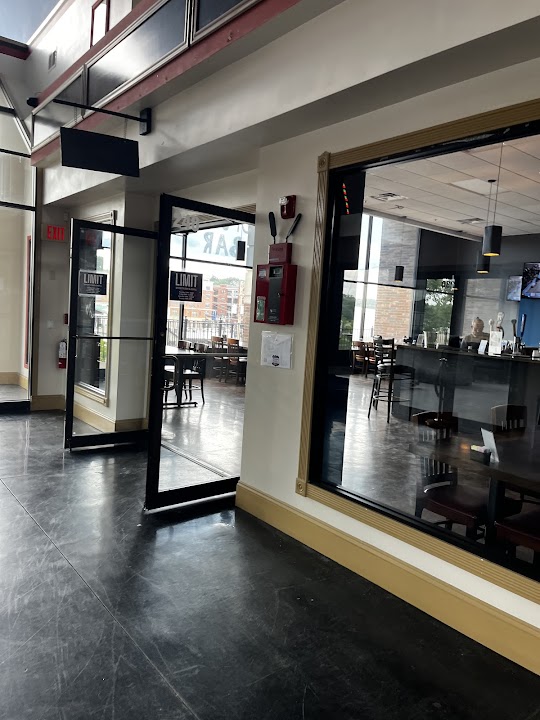 Limit Sports Bar & Grill
